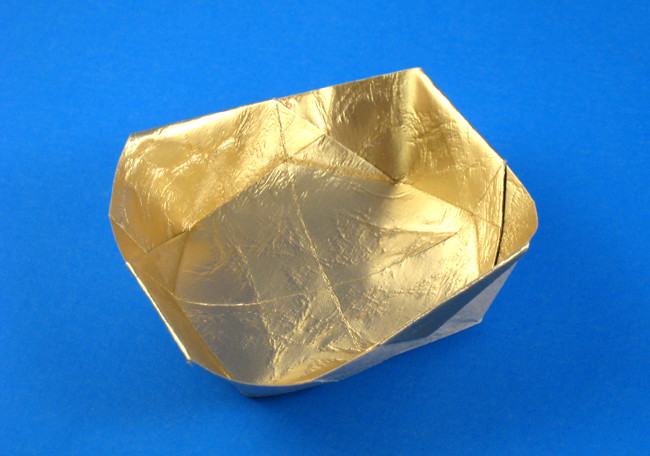 Origami Ali's dish 2 by Nick Robinson. Folded from a square of scrapbooking paper by Gilad Aharoni on giladorigami.com