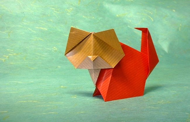 Origami Kitty by Gay Merrill Gross. Folded by Gilad Aharoni on giladorigami.com