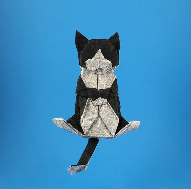 Origami Purring cat by Mitsuda Shigeru. Folded by Gilad Aharoni on giladorigami.com