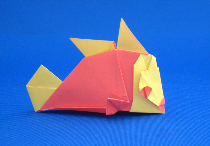 Origami Fairy fish by Katrin Shumakov. Folded from a square of duo origami paper by Gilad Aharoni on giladorigami.com