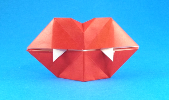 Origami Fangs by Ray Bolt. Folded by Gilad Aharoni on giladorigami.com