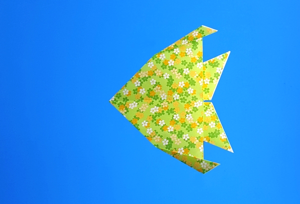 Origami Fish by Ioana Stoian. Folded from a square or origami paper by Gilad Aharoni on giladorigami.com