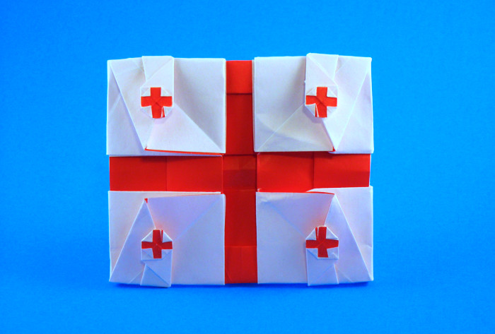 Origami Flag of Georgia by Gareth Louis. Folded from a square of origami paper by Gilad Aharoni on giladorigami.com