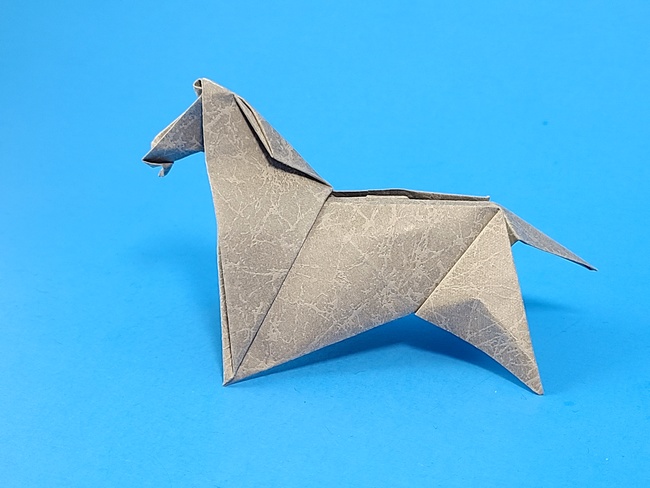 Origami Horse by Steven Casey. Folded from a suqare of Leathac Rouketsu origami paper by Gilad Aharoni on giladorigami.com