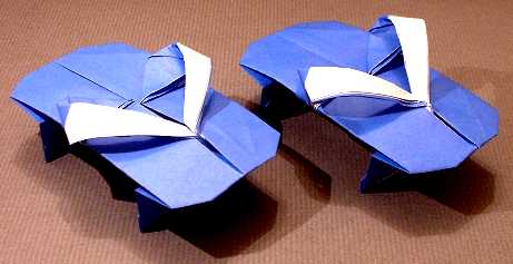 Origami Sandals by Kumasaka Hiroshi. Folded from a square of origami paper by Gilad Aharoni on giladorigami.com