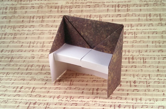 Origami Piano by Traditional. Folded by Gilad Aharoni on giladorigami.com