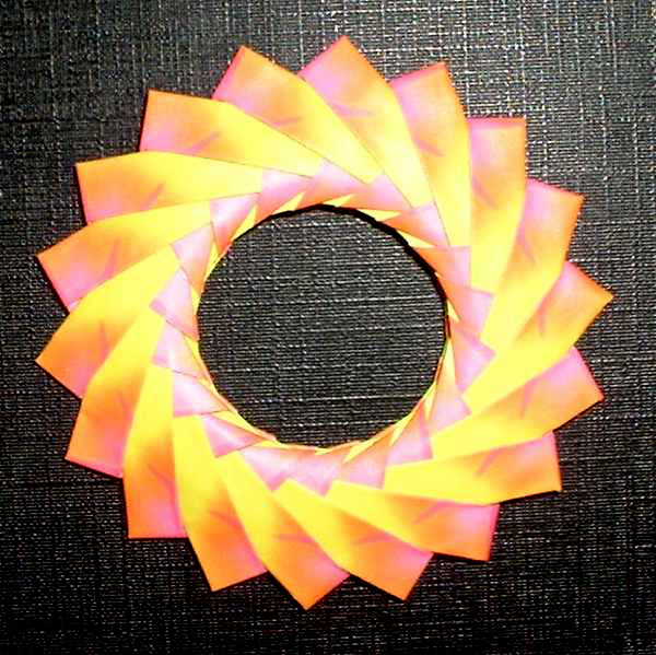 Origami Mette unit ring one by Mette Pederson. Folded by Gilad Aharoni on giladorigami.com