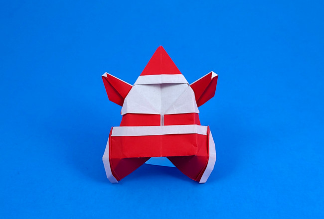 Origami Santa Claus by Kodama Isao. Folded from a square of origami paper by Gilad Aharoni on giladorigami.com