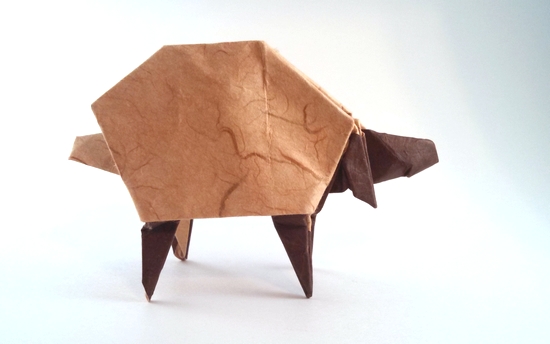 Origami Sheep by Eran Leiserowitz. Folded from a square of double-sided mulberry paper by Gilad Aharoni on giladorigami.com