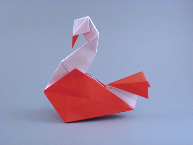 Origami Inflatable Swan by Roman Diaz. Folded from a square of origami paper by Gilad Aharoni on giladorigami.com