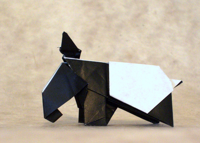 Origami Malayan tapir by Yamada Katsuhisa. Folded from a square of origami paper by Gilad Aharoni on giladorigami.com