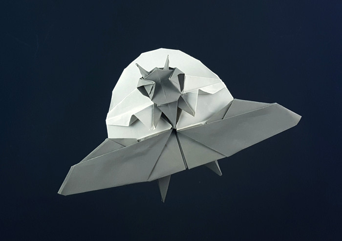 Origami UFO by Jiahui Li (Syn). Folded by Gilad Aharoni on giladorigami.com