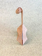 Origami Violin by Viviane Berty on giladorigami.com