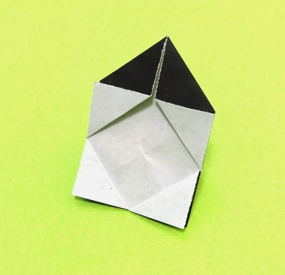 Origami Clock by Kuroki Yuko(?) on giladorigami.com