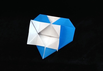 Origami Open the window of the heart by Fujimoto Yuko on giladorigami.com