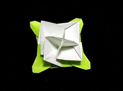 Origami Rose with leaves by Futawatari Masako on giladorigami.com
