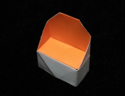 Origami Sofa by Katsushi Nosho on giladorigami.com