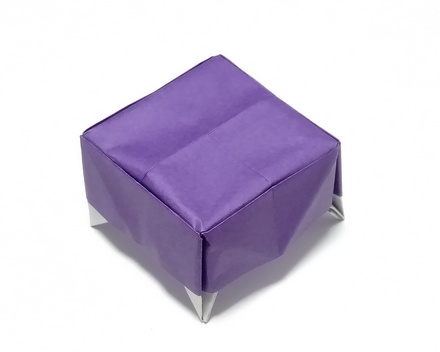 Origami Stool by Kumasaka Hiroshi on giladorigami.com