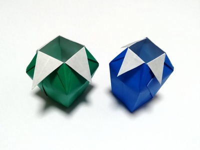 Origami Vase by Nakahara Kyoko on giladorigami.com