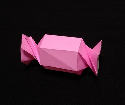 Origami Candy wrapper box by Janet Yelle on giladorigami.com