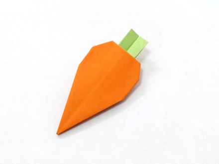 Origami Carrot by Ogura Takako on giladorigami.com