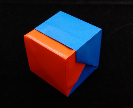 Origami Cube by Yamanashi Akiko on giladorigami.com