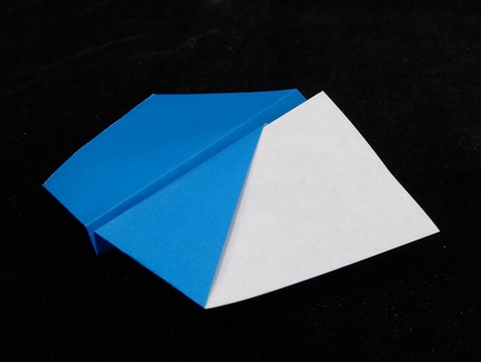 Origami Flipper plane by Hannah Muller on giladorigami.com