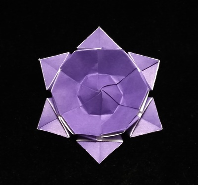 Origami Modular star by Karizanten Virag on giladorigami.com
