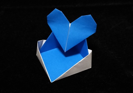 Origami Tray with heart by Futawatari Masako on giladorigami.com